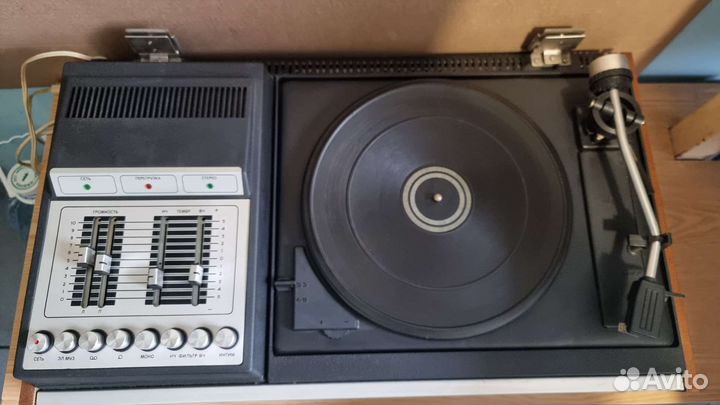 Проигрыватель винила радиотехника мелодия 103В
