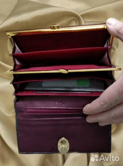 Женское портмоне Capri 1251