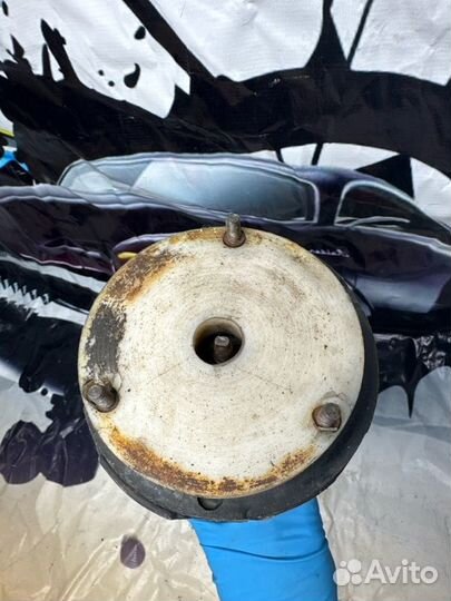 Амортизатор задний Nissan Primera P11 2000