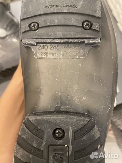 Горные лыжи и ботинки