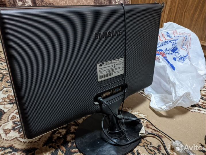 Монитор Samsung