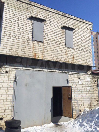 Гараж, > 30 м²