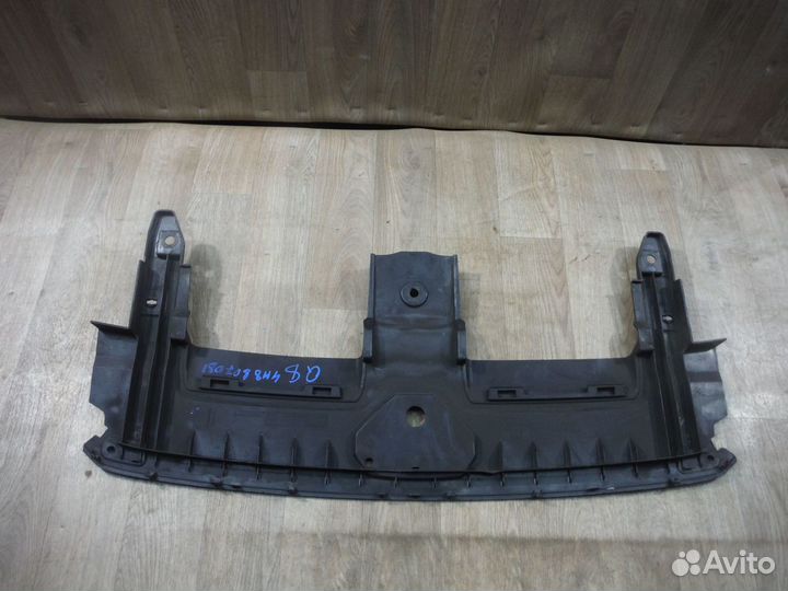 Накладка замка капота Audi Q8 2020