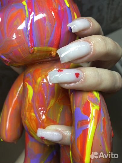 Нужна модель на маникюр