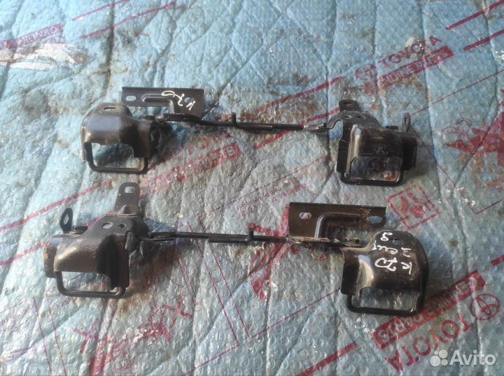 Крепление заднего сидения Тойота Камри 70