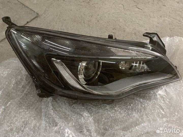 Фара перелняя правая opel astra p10