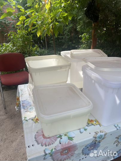 Контейнер пластиковый с крышкой