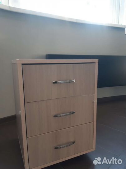 Тумба выкатная 3 ящика бу