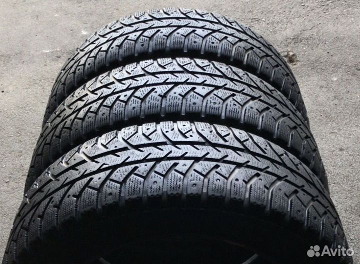 Bridgestone Ice Cruiser 7000 215/60 R17