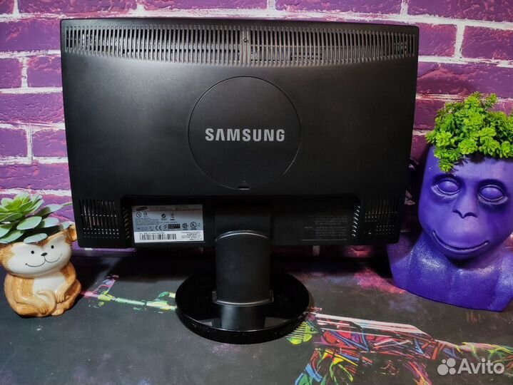 Монитор Samsung LS19mynkf/EDC