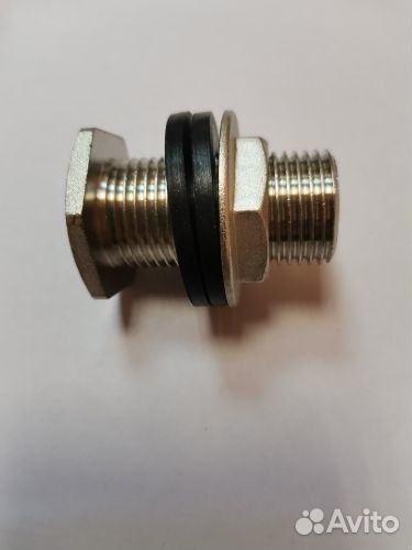 Врезка в бак/емкость 1/2