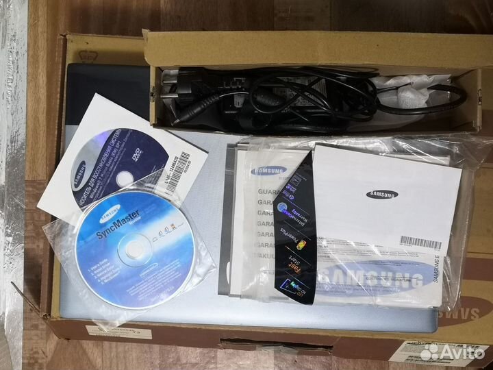 Ноутбук Samsung NP-520RV (15.6,i3,4Gb)