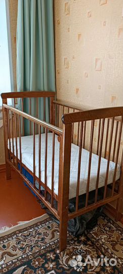 Детская кроватка
