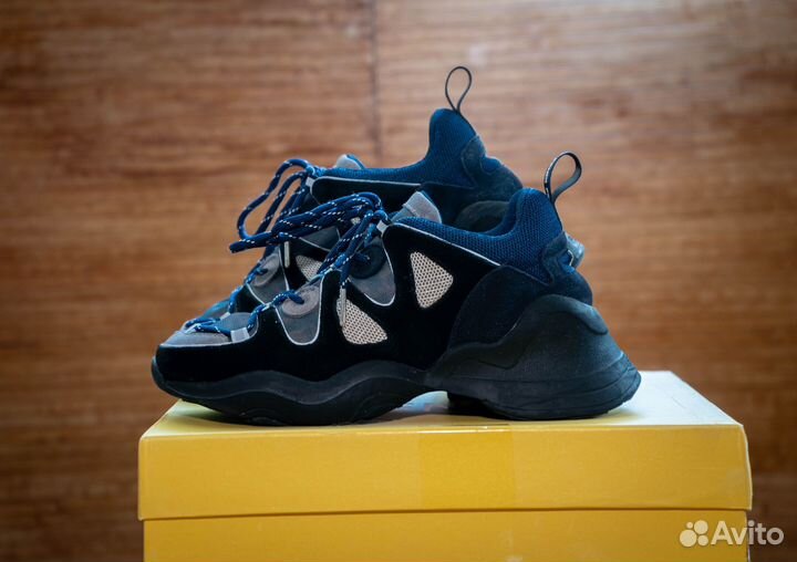 Кроссовки женские Fendi