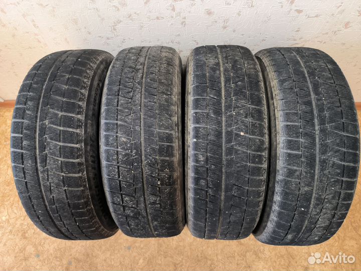 Bridgestone Blizzak Revo GZ 215/60 R17 96S