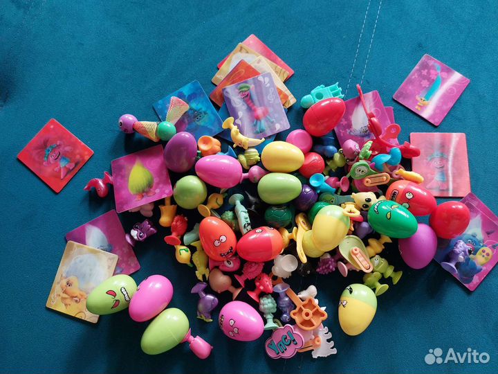 Прилипалы, яйца, игрушки из дикси, пятерочки
