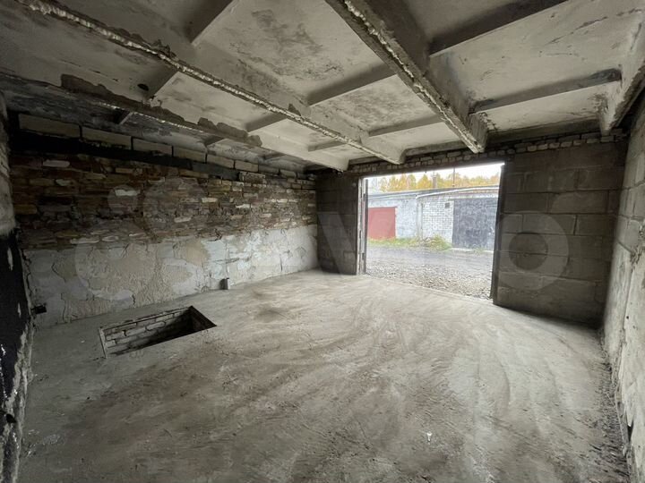 Гараж, > 30 м²