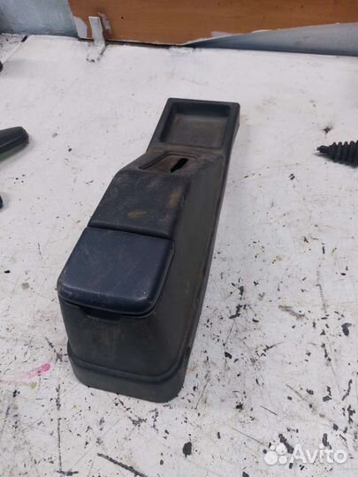 Подлокотник тоннель Mazda 323 BF