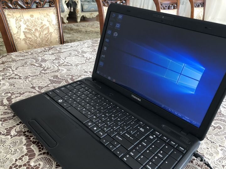 Ноутбук toshiba i3