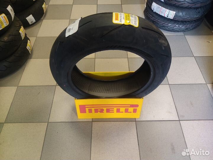 Pirelli Diablo Supercorsa V4 200/60ZR17 80W TL SP