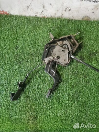 Педаль стояночного тормоза Nissan Cefiro A32 VQ20