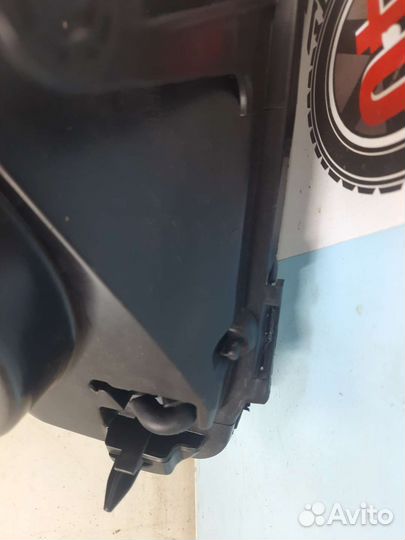 Фара правая Renault Duster