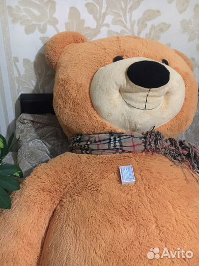 Огромный Мишка