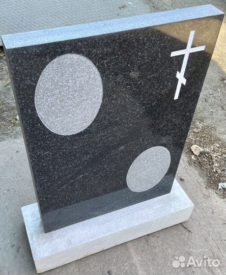 Гранитный памятник