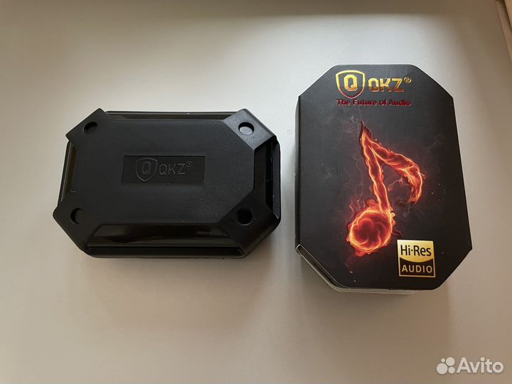 Наушники QKZ DM9 из цинкового сплава (новые)