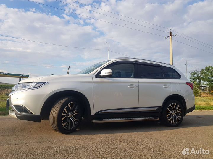 Mitsubishi Outlander 2.4 CVT, 2015, 98 000 км