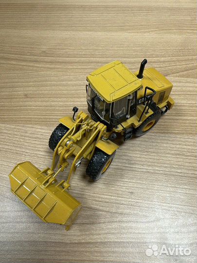 Модель трактора caterpillar
