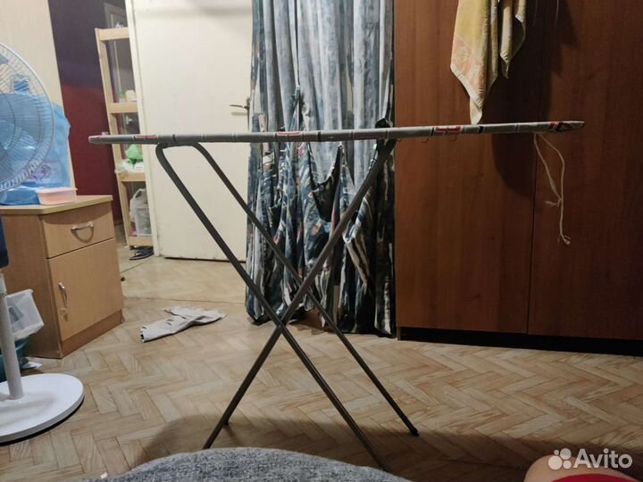 Железная подставка