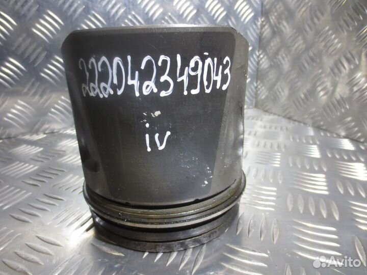 Поршень Iveco 504373839