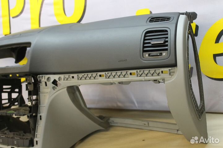 Приборная панель Skoda Yeti торпедо