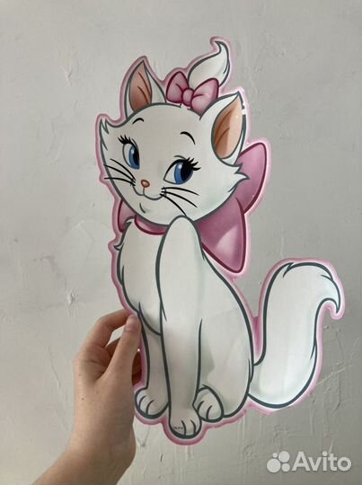 Винилрвая наклейка кошка Мари