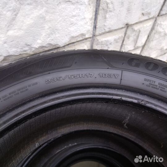 Goodyear Vector 4Seasons 255/55 R17