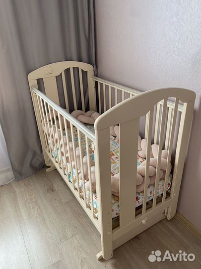 Детская кроватка