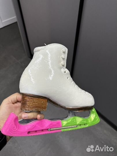 Фигурные коньки risport 220