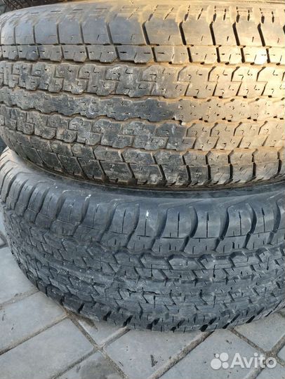 Bridgestone Dueler H/T 275/65 R17