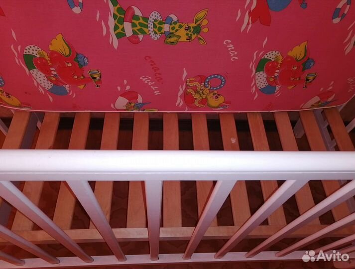 Детская кроватка с матрасом