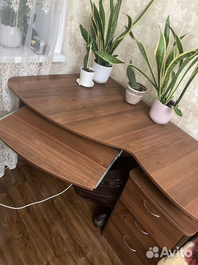 Компьютерный стол