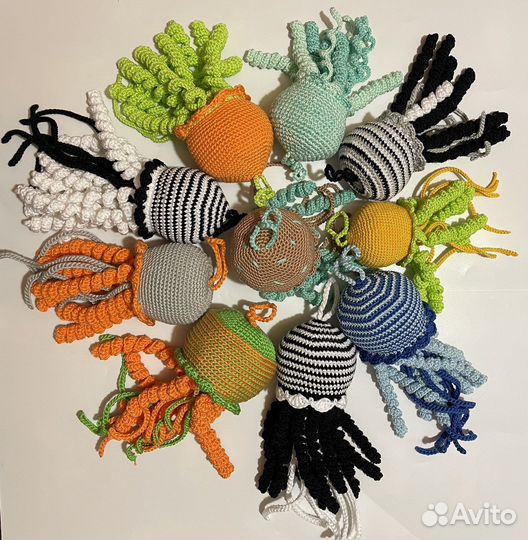 Вязаная медуза тактильная