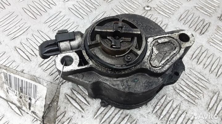 Насос вакуумный Volvo S40