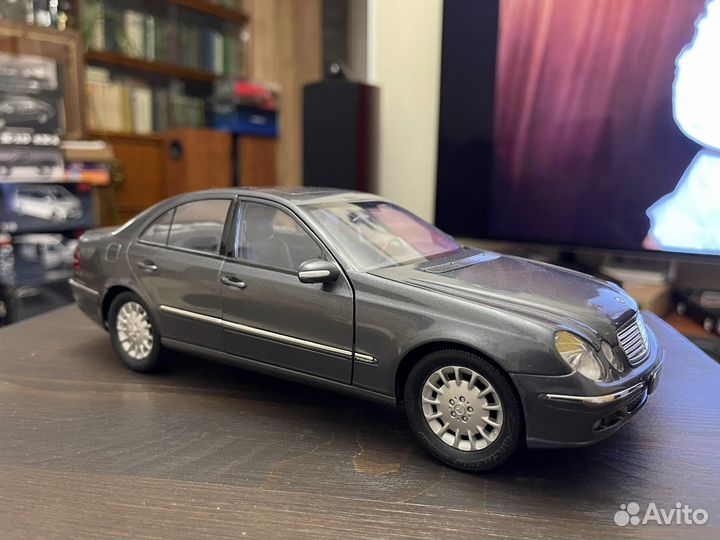 Mercedes w211 e-class Kuosho 1/18