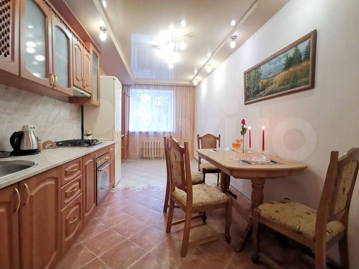 2-к. квартира, 70 м², 3/10 эт.