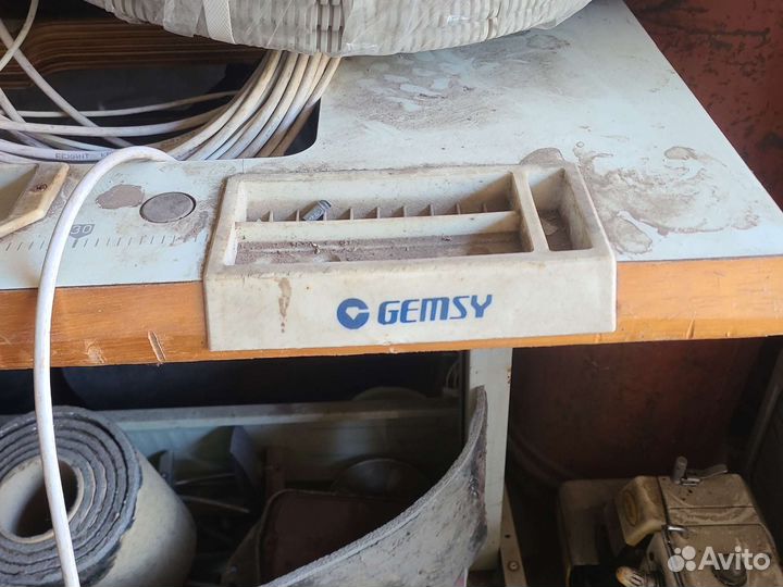 Швейная машинка, оверлок