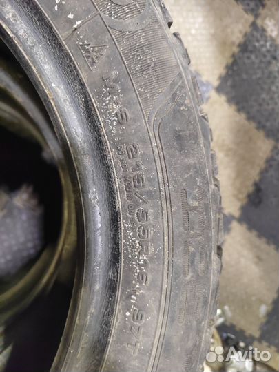 Dunlop Ice Touch 215/55 R16