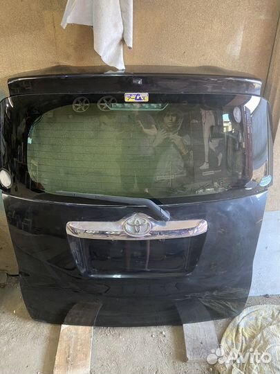 Пятая дверь toyota ractis ncp100