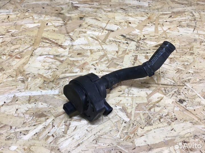 Дополнительная водяная помпа Mercedes-Benz E350