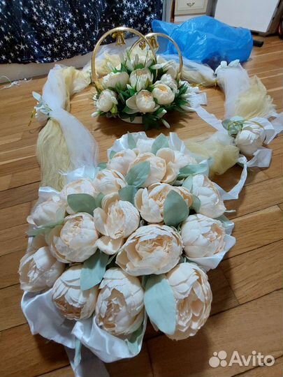 Свадебные украшения на машину